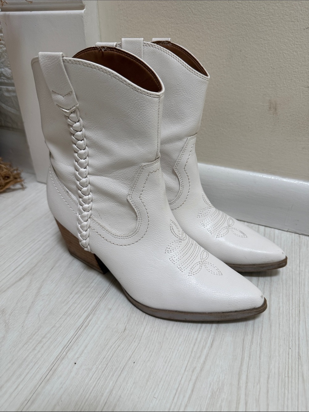 White Braided Western Cowboy Boots
